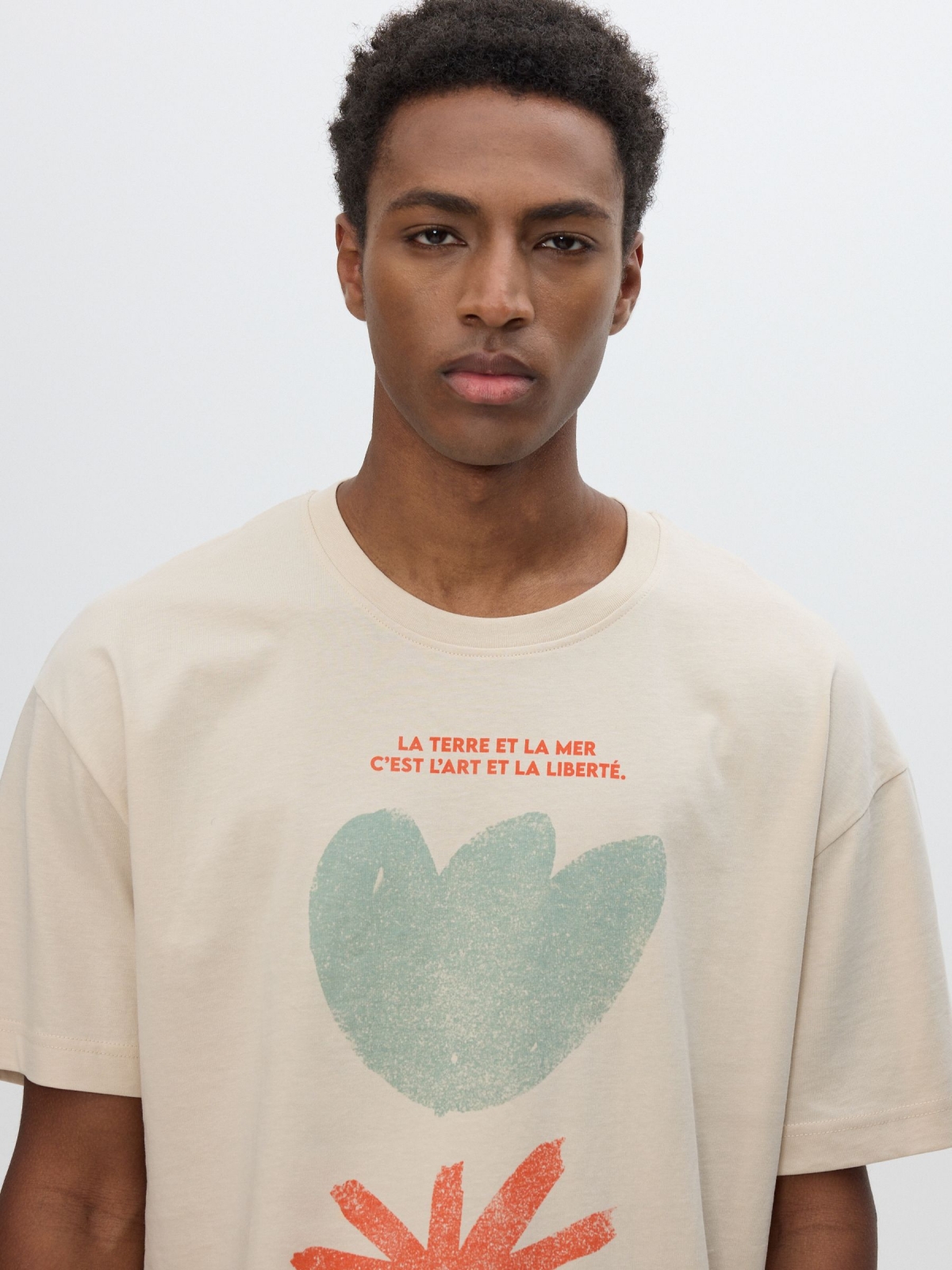 Abstract print T-shirt raw detail view