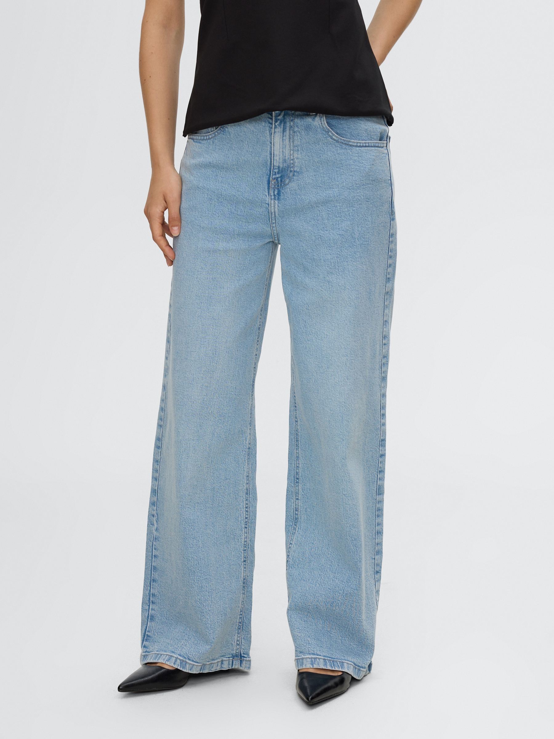 Mid-rise wide-leg jeans light blue front view