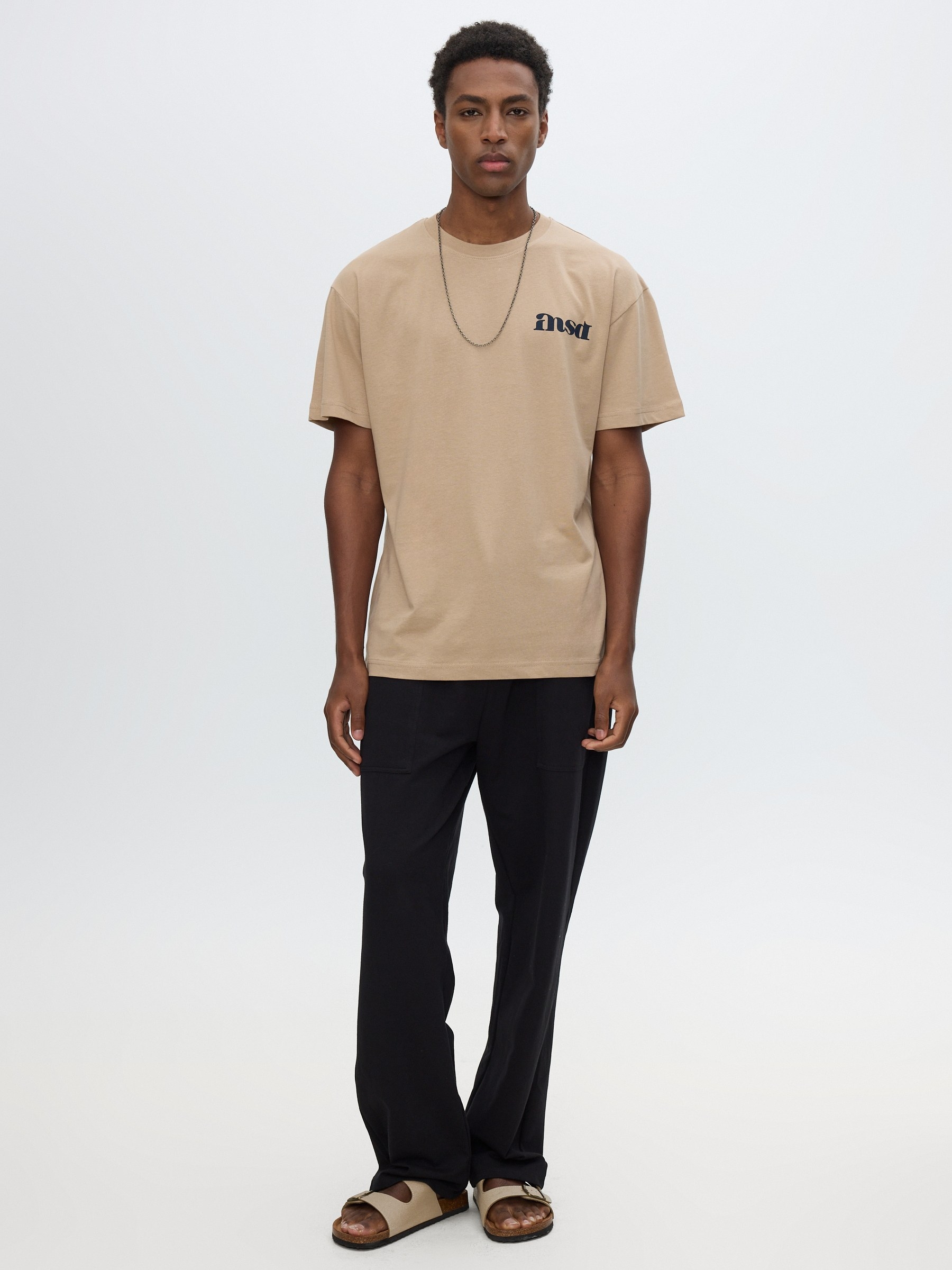 Text print t-shirt beige middle front view