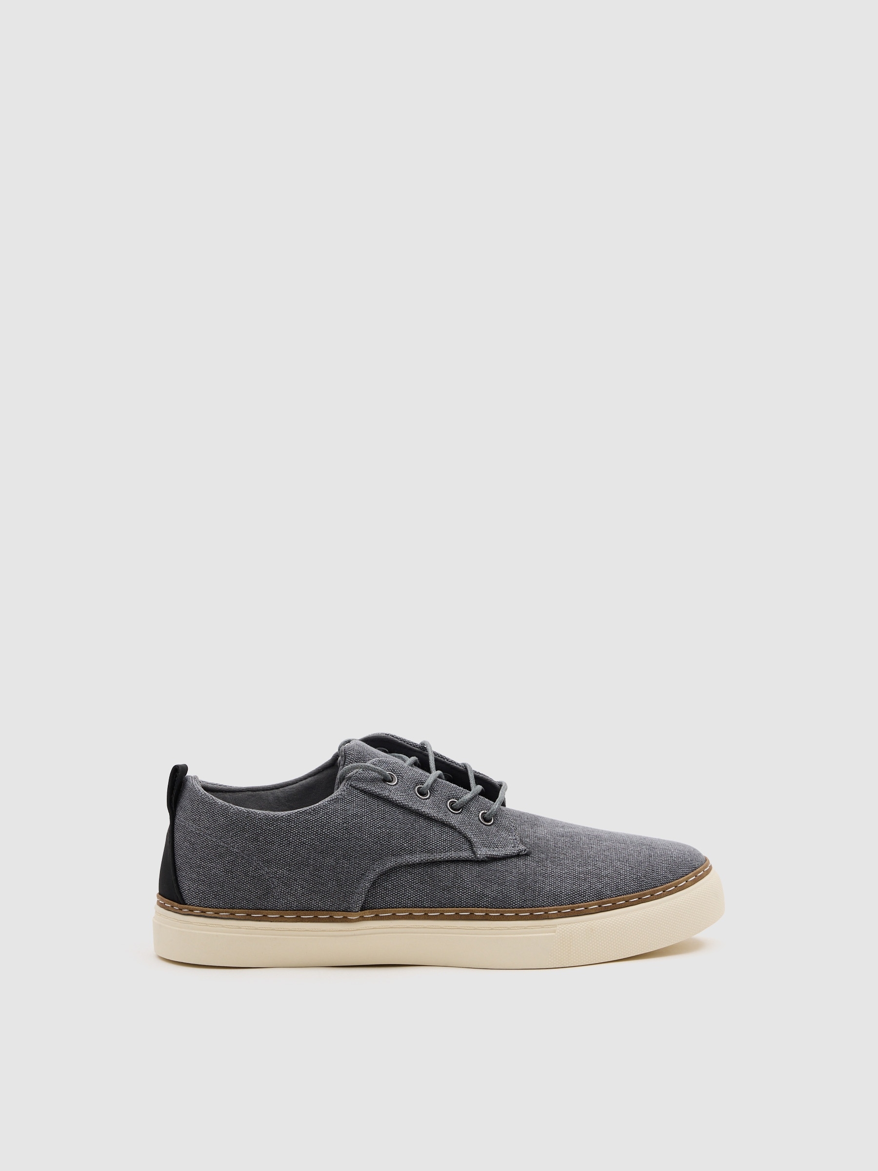 Zapatilla lona suela goma gris
