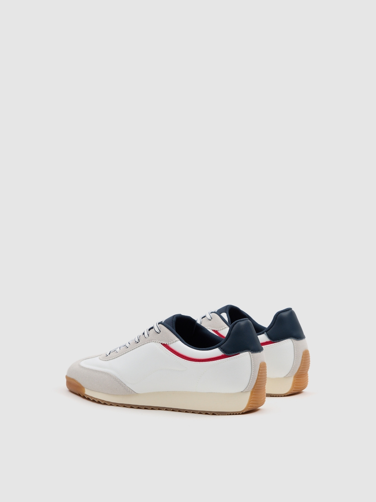 Sapatilhas retro efeito pele branco vista traseira 45º