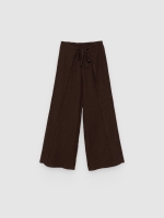 %Pto% Pantalón fluido wide leg con lazo marrón vista frontal