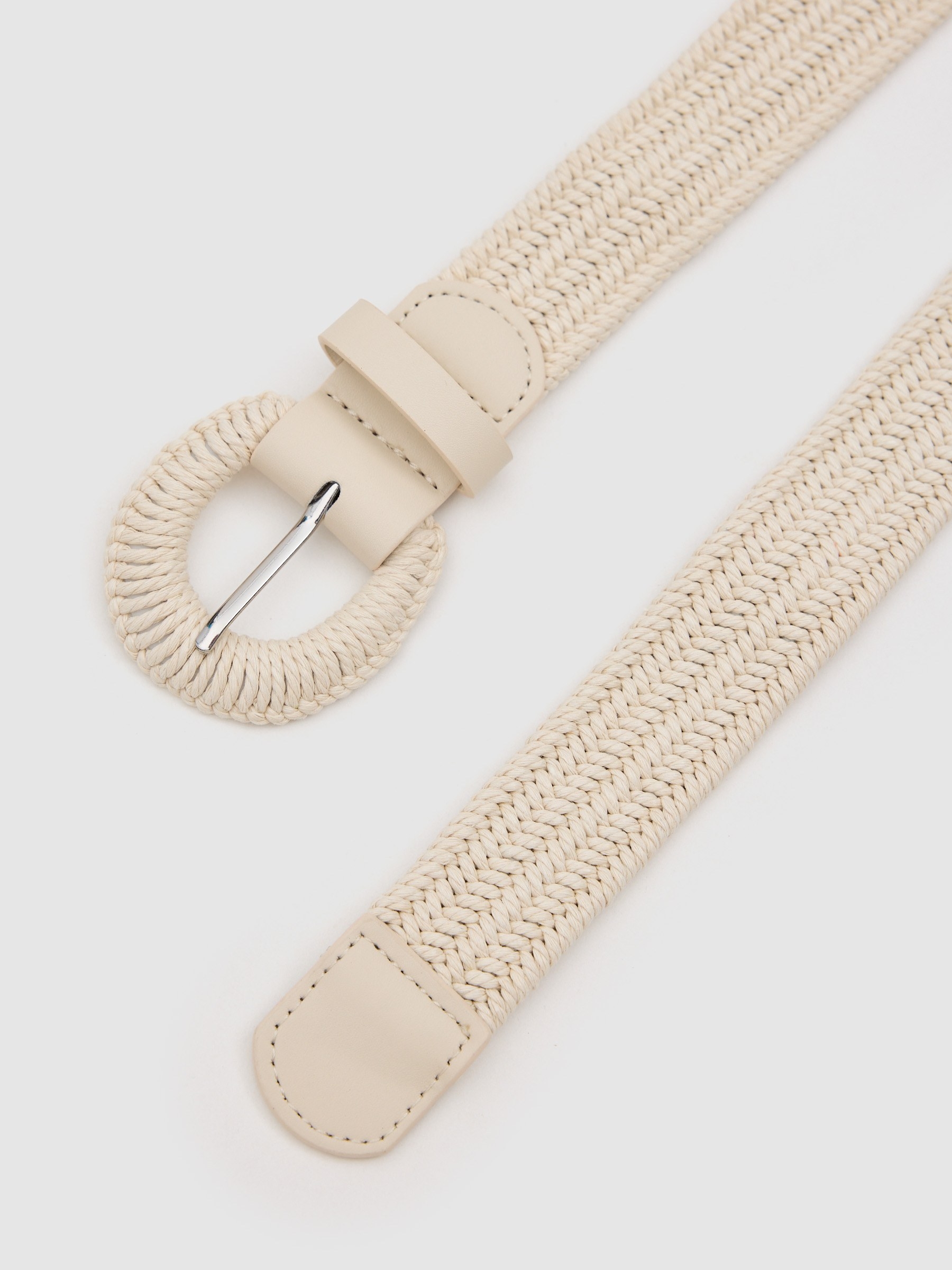 Braided raffia belt with round buckle ivory