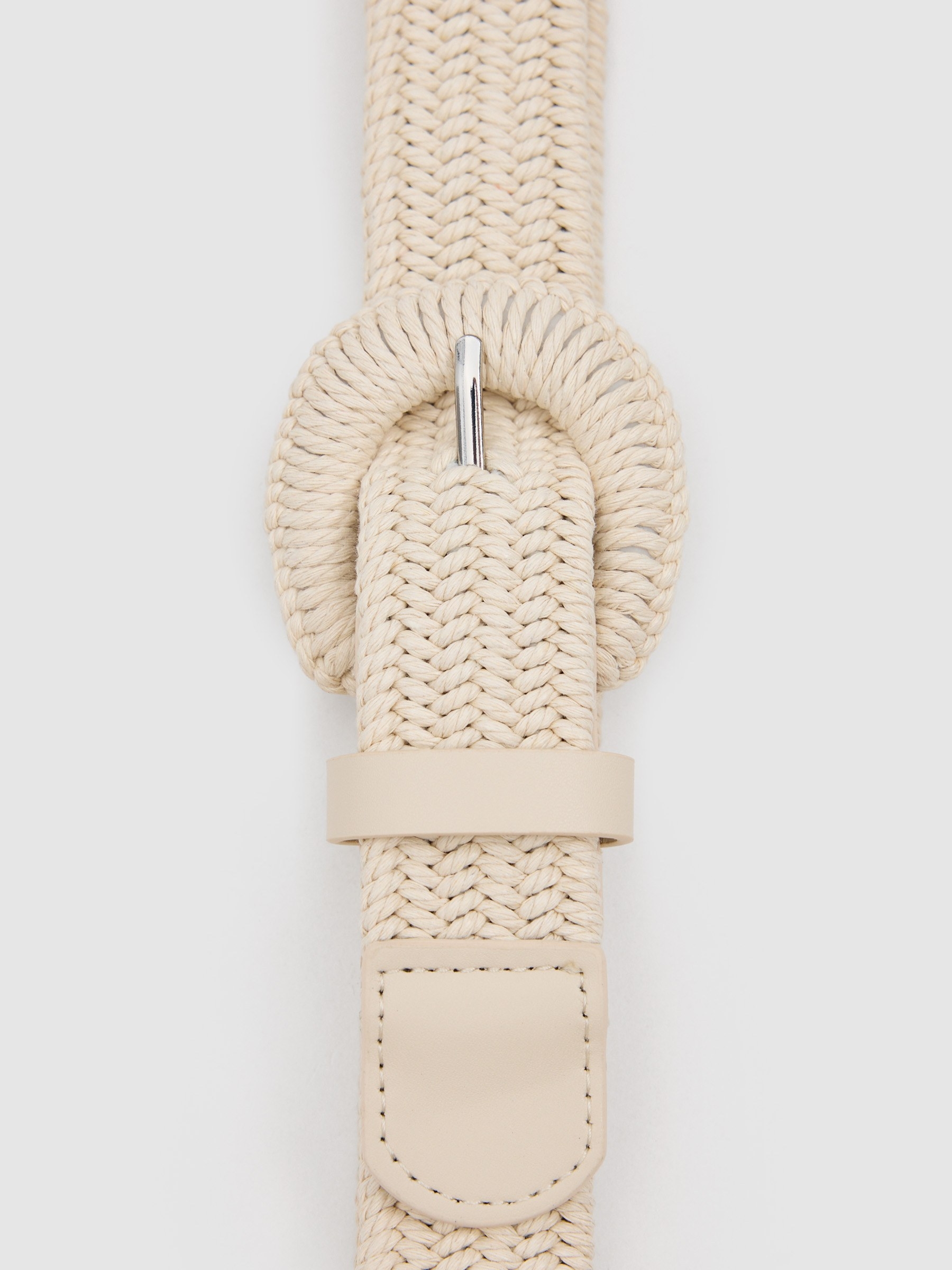 Braided raffia belt with round buckle ivory