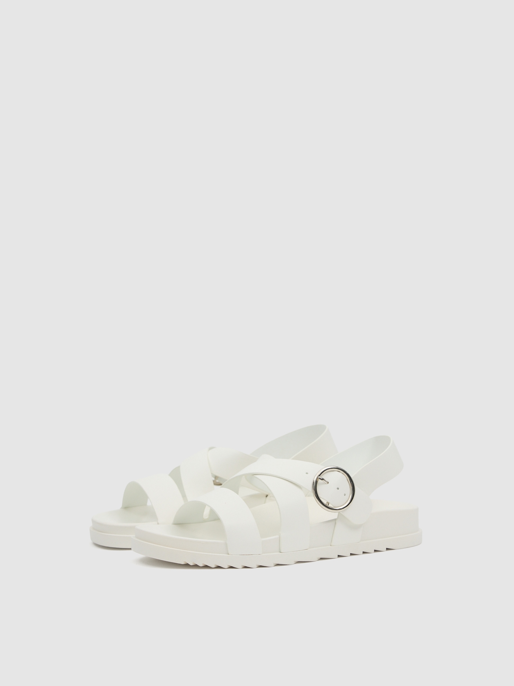Sandalia efecto piel tiras cruzadas blanco