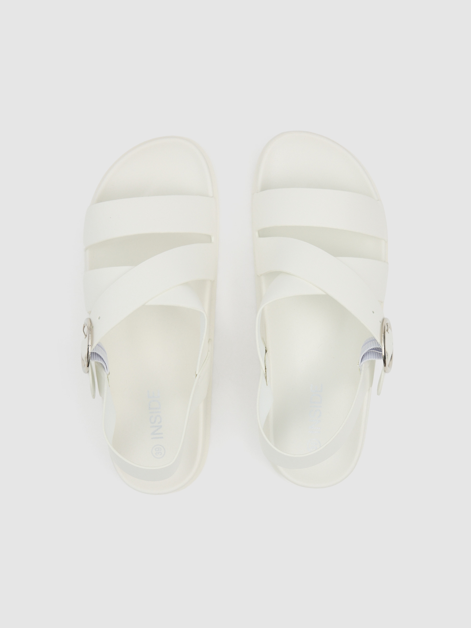 Sandalia efecto piel tiras cruzadas blanco