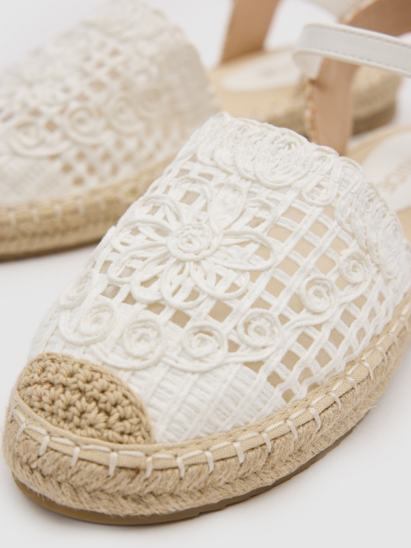 Closed-toe jute sandals ivory detail view