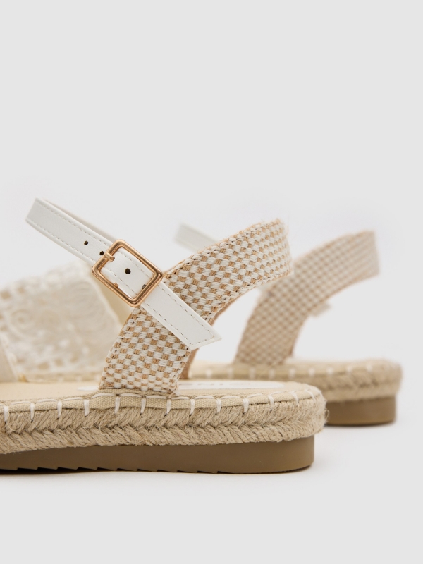 Sandalias punta cerrada yute marfil vista detalle