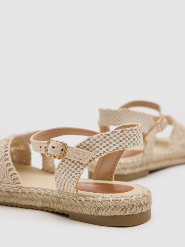 Sandalias yute tiras cruzadas arena vista detalle