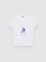 %Pto% Camiseta cropped rib estampado marinho branco vista frontal