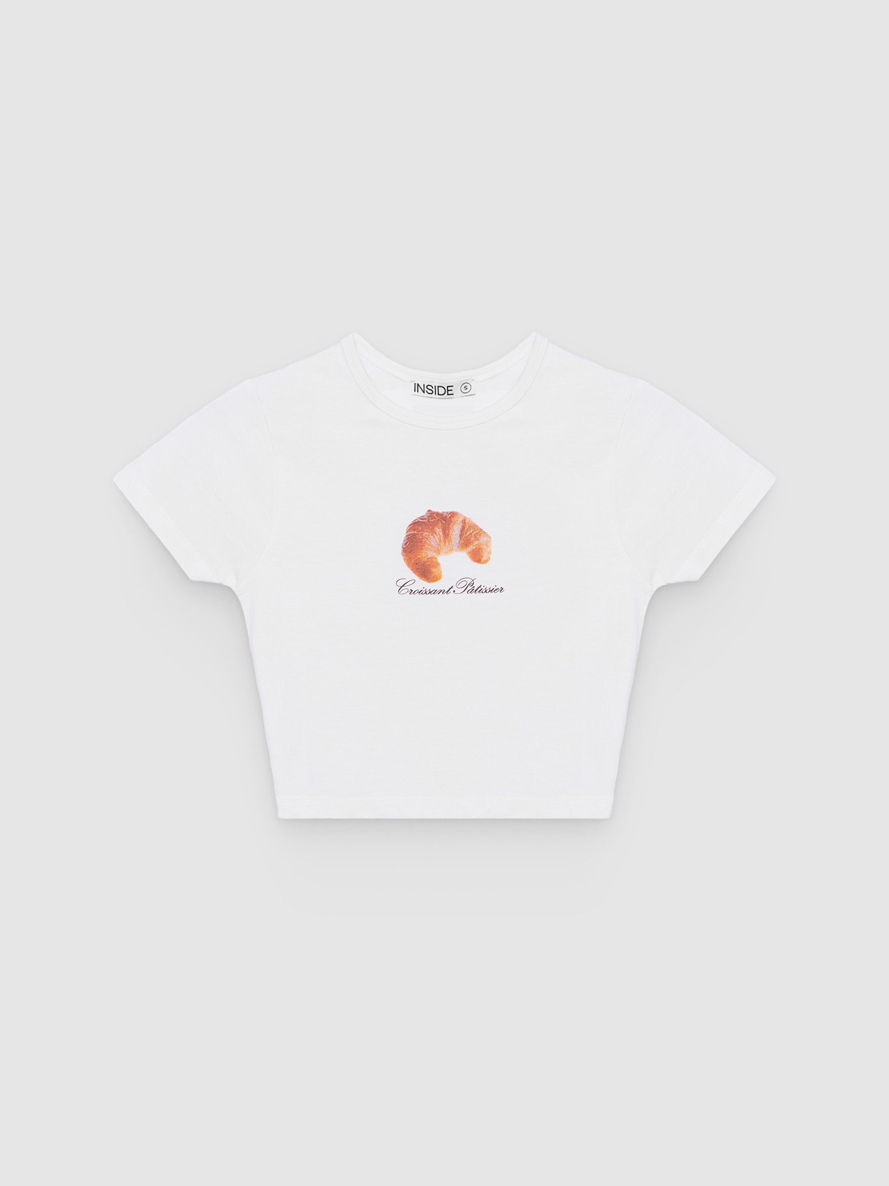 Croissant crop t-shirt white middle front view