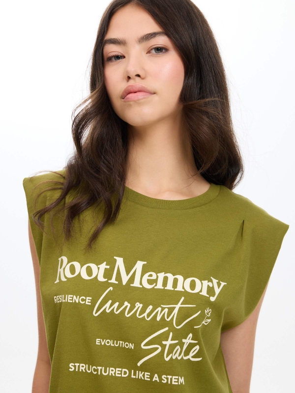 Sleeveless T-shirt with text print green detail view