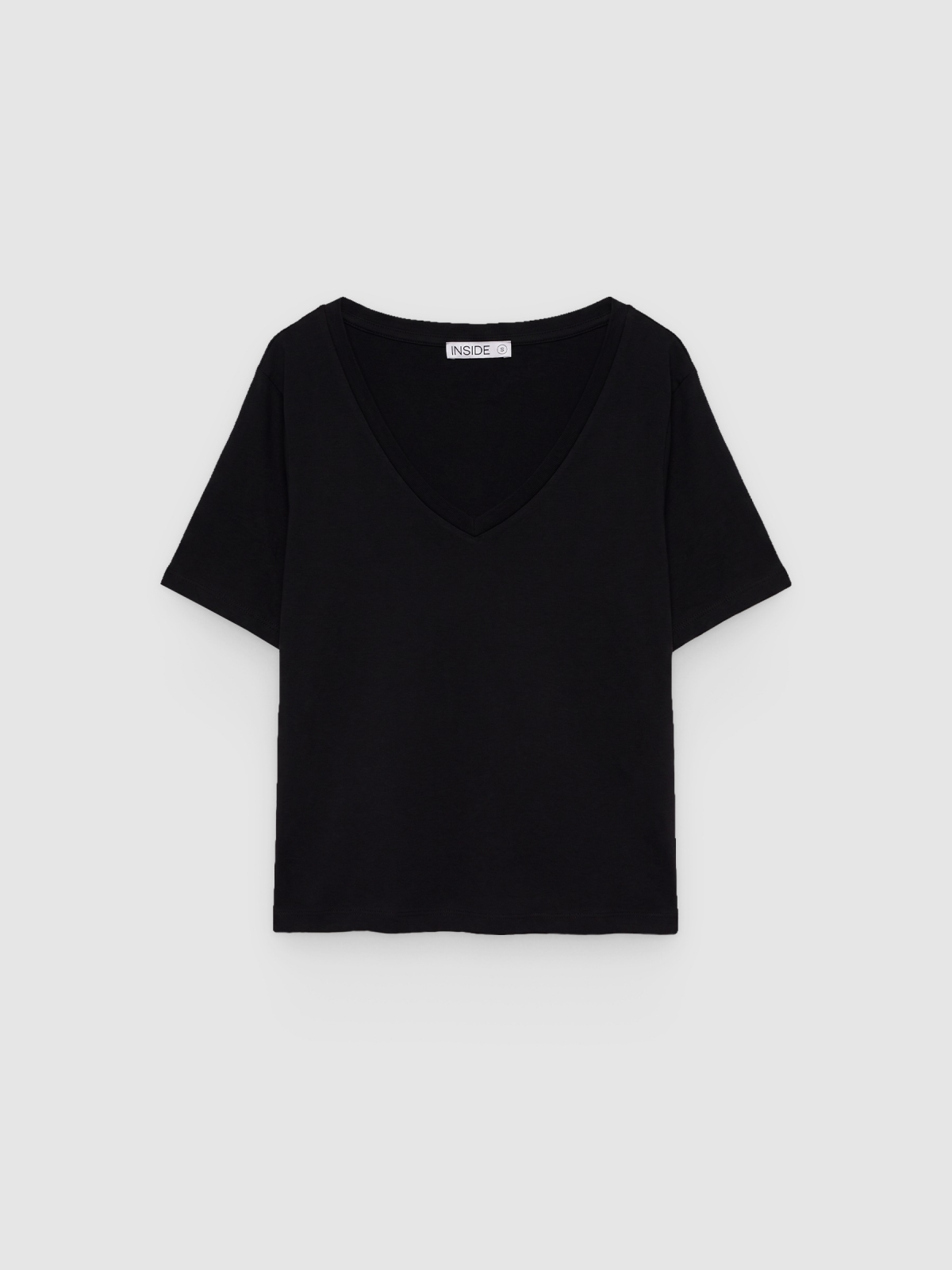 %Pto% Camiseta de algodón cuello pico negro vista frontal