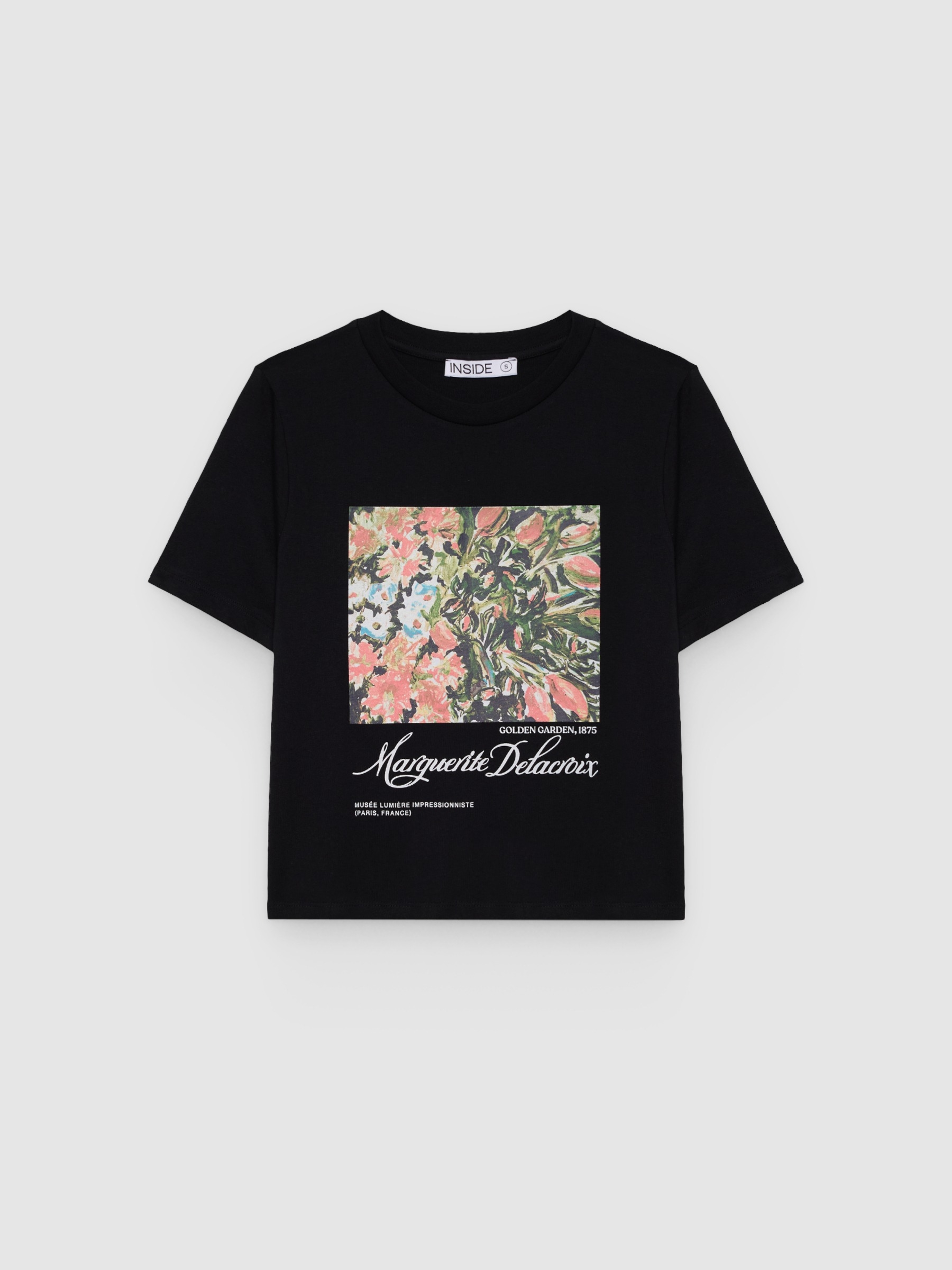 Camiseta floral algodão preto vista meia frontal