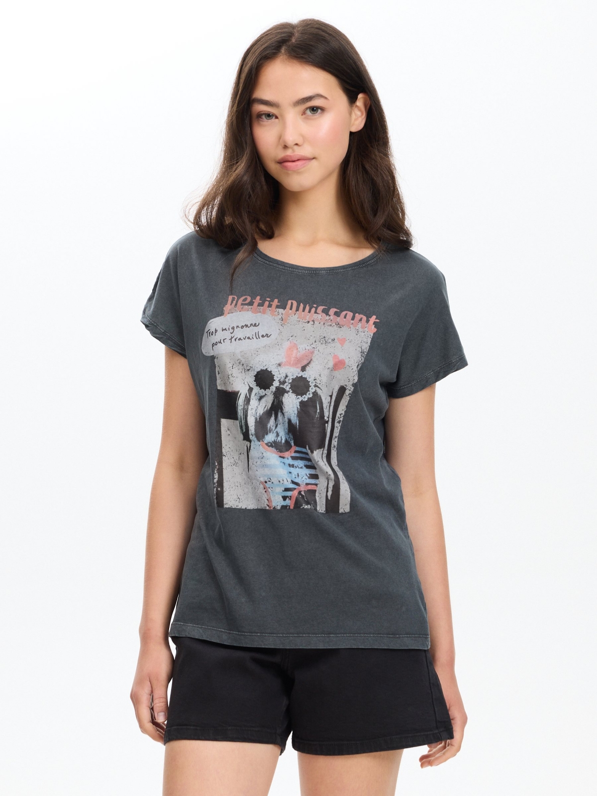 Petit puissant print T-shirt dark grey middle front view