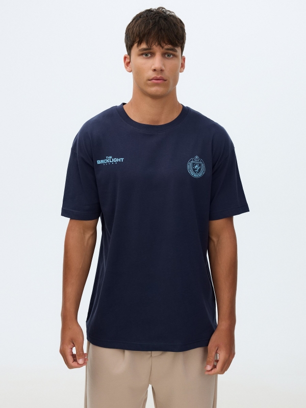 Camiseta estampada bricklight azul marinho vista meia frontal
