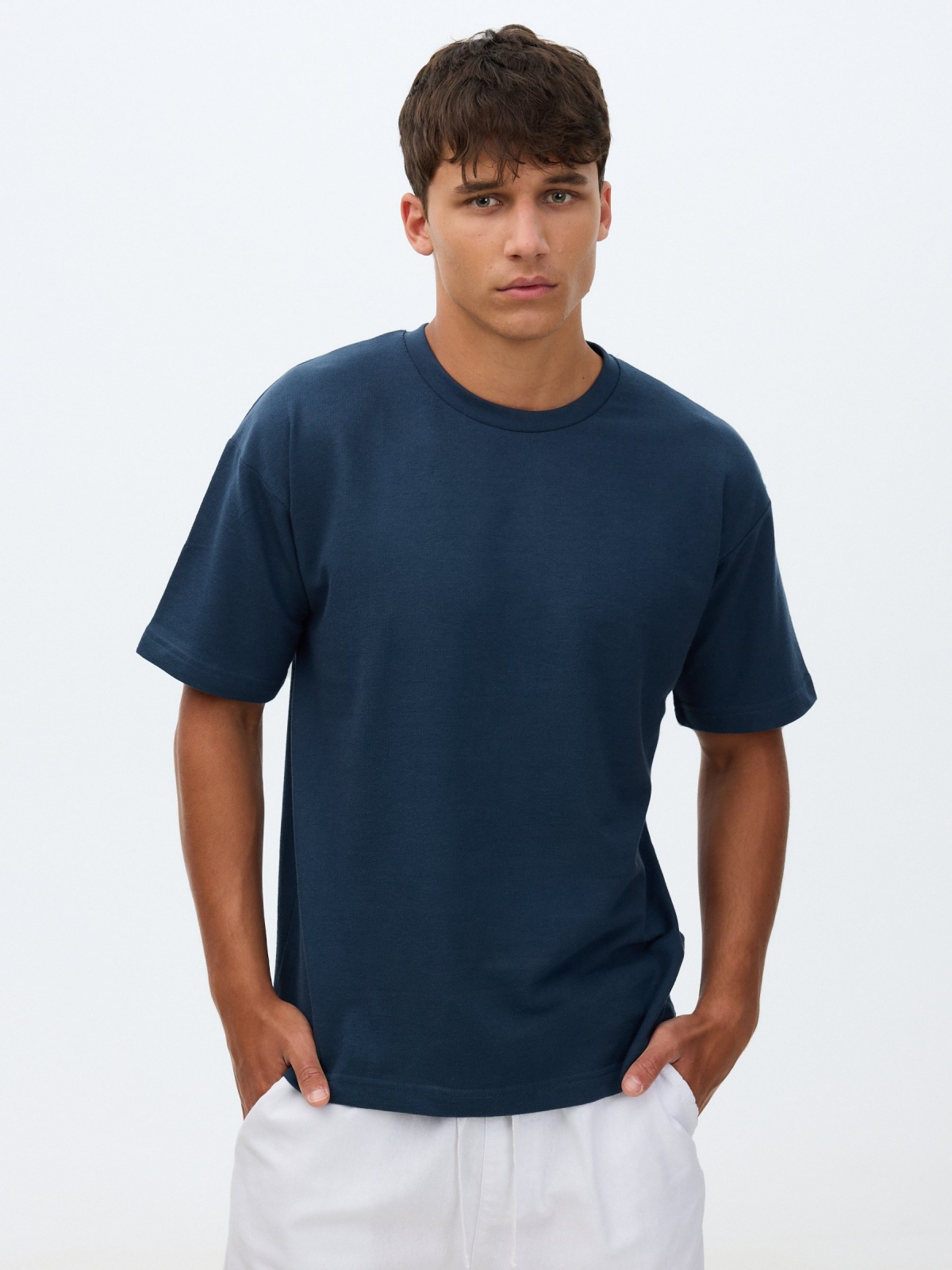 Camiseta lisa single jersey azul petróleo vista meia frontal