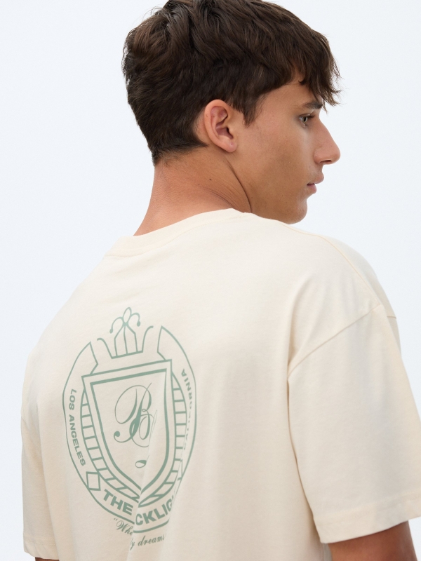 Camiseta estampada bricklight crua vista detalhe
