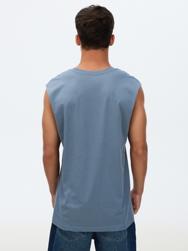 Camiseta básica sem mangas cinza vista meia traseira