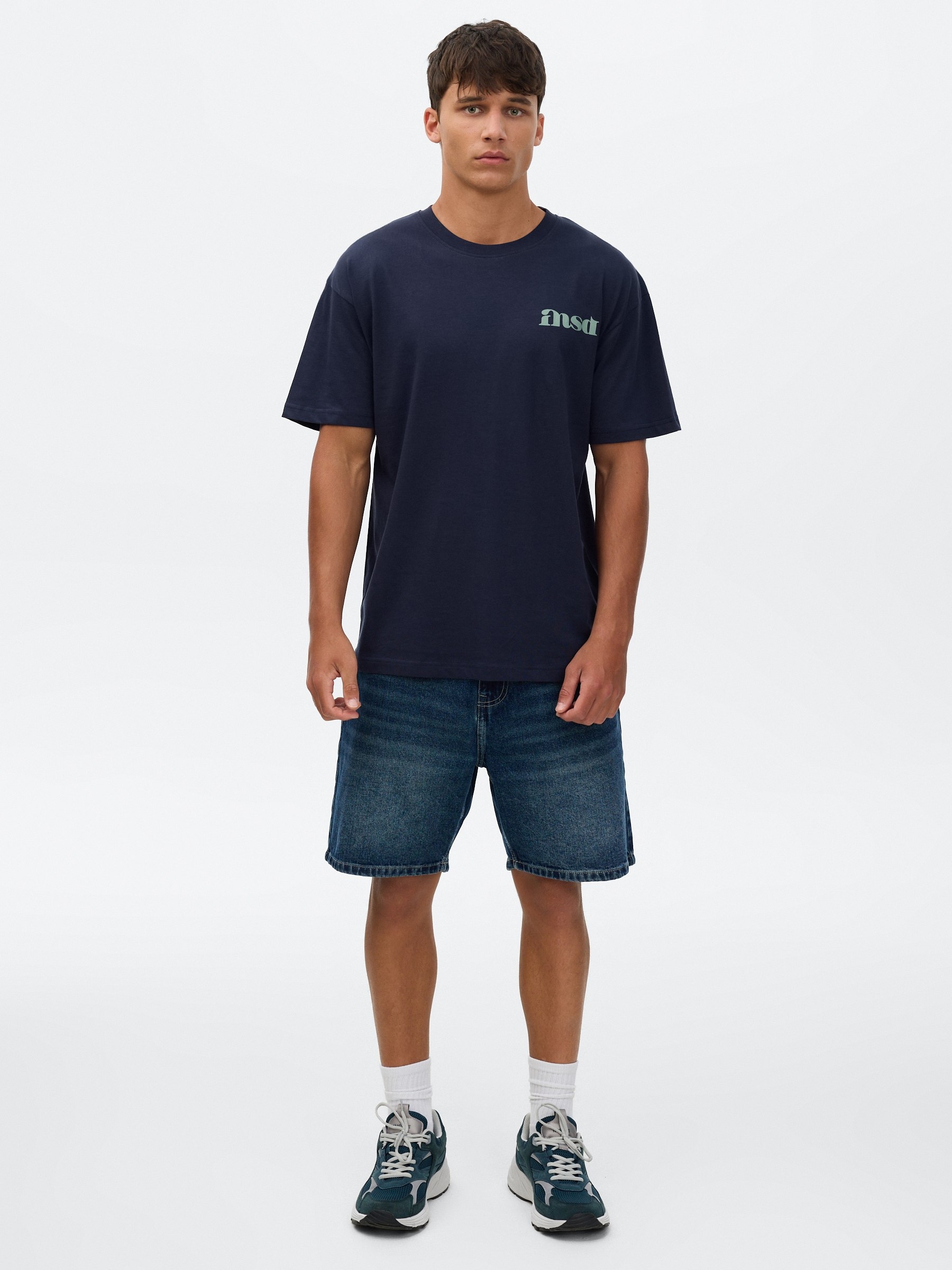 Text print t-shirt navy middle front view