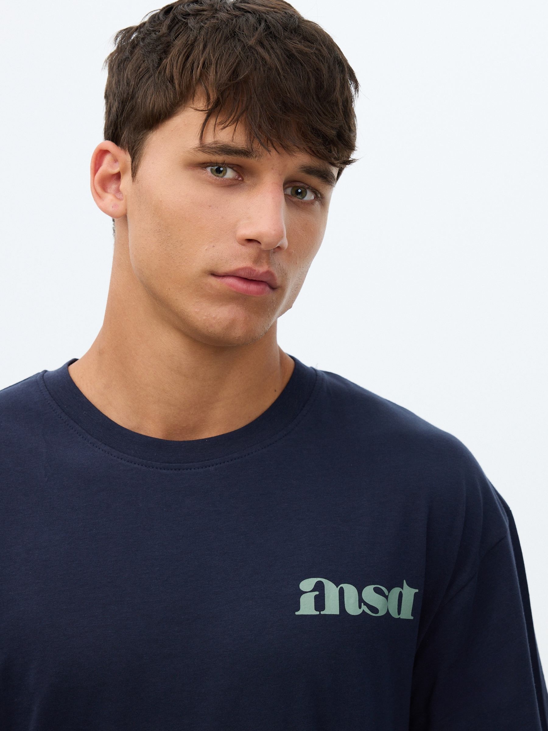 Text print t-shirt navy middle front view