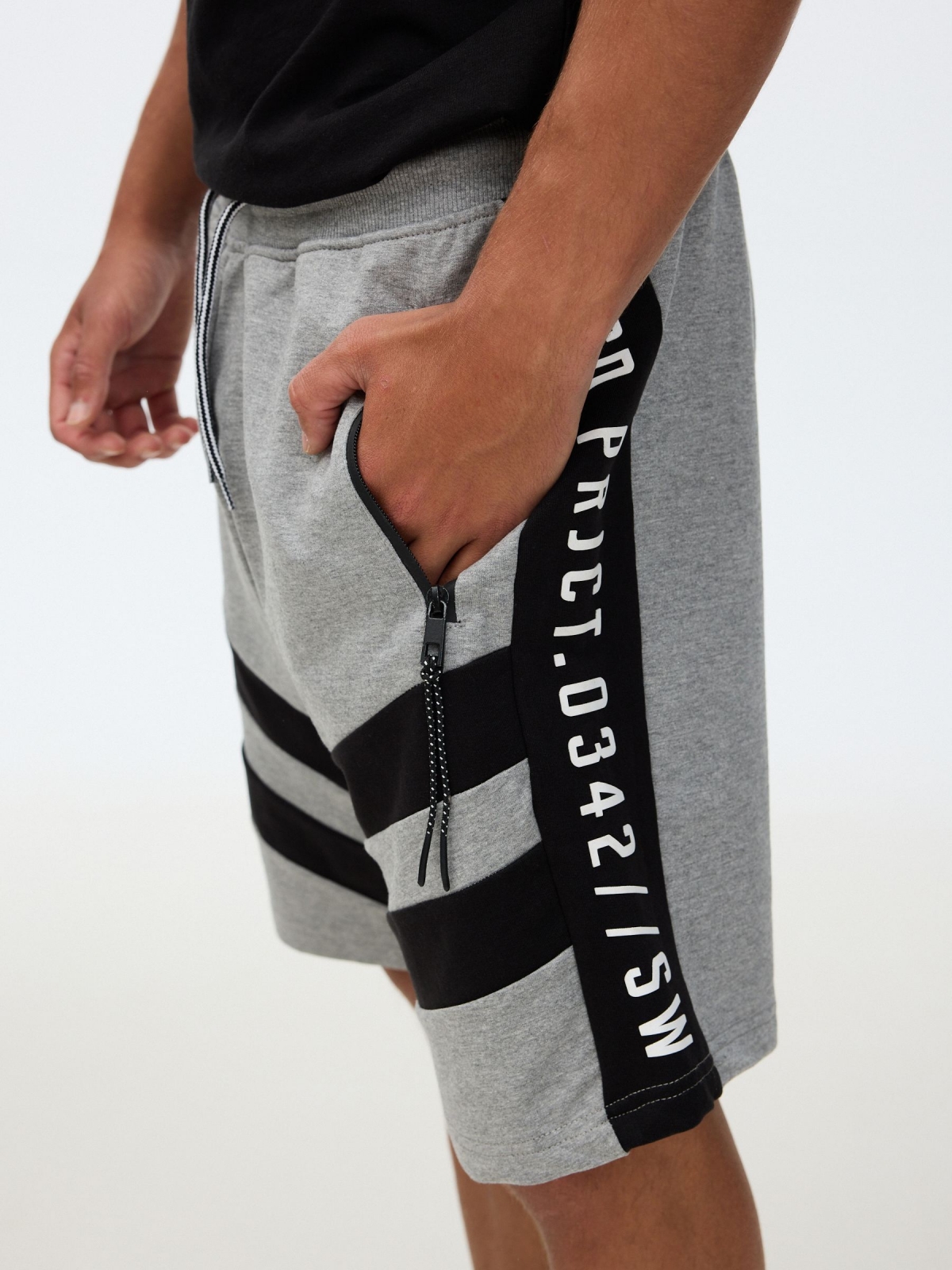 Bermuda jogger with bands melange grey detail view