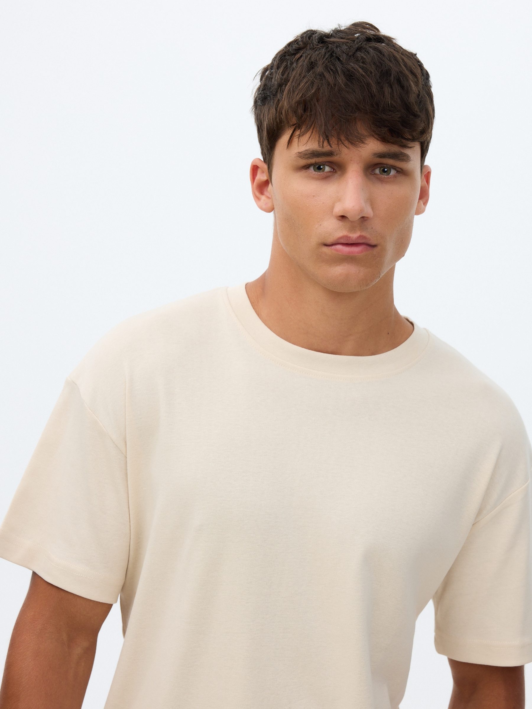 Basic crew-neck T-shirt raw middle front view