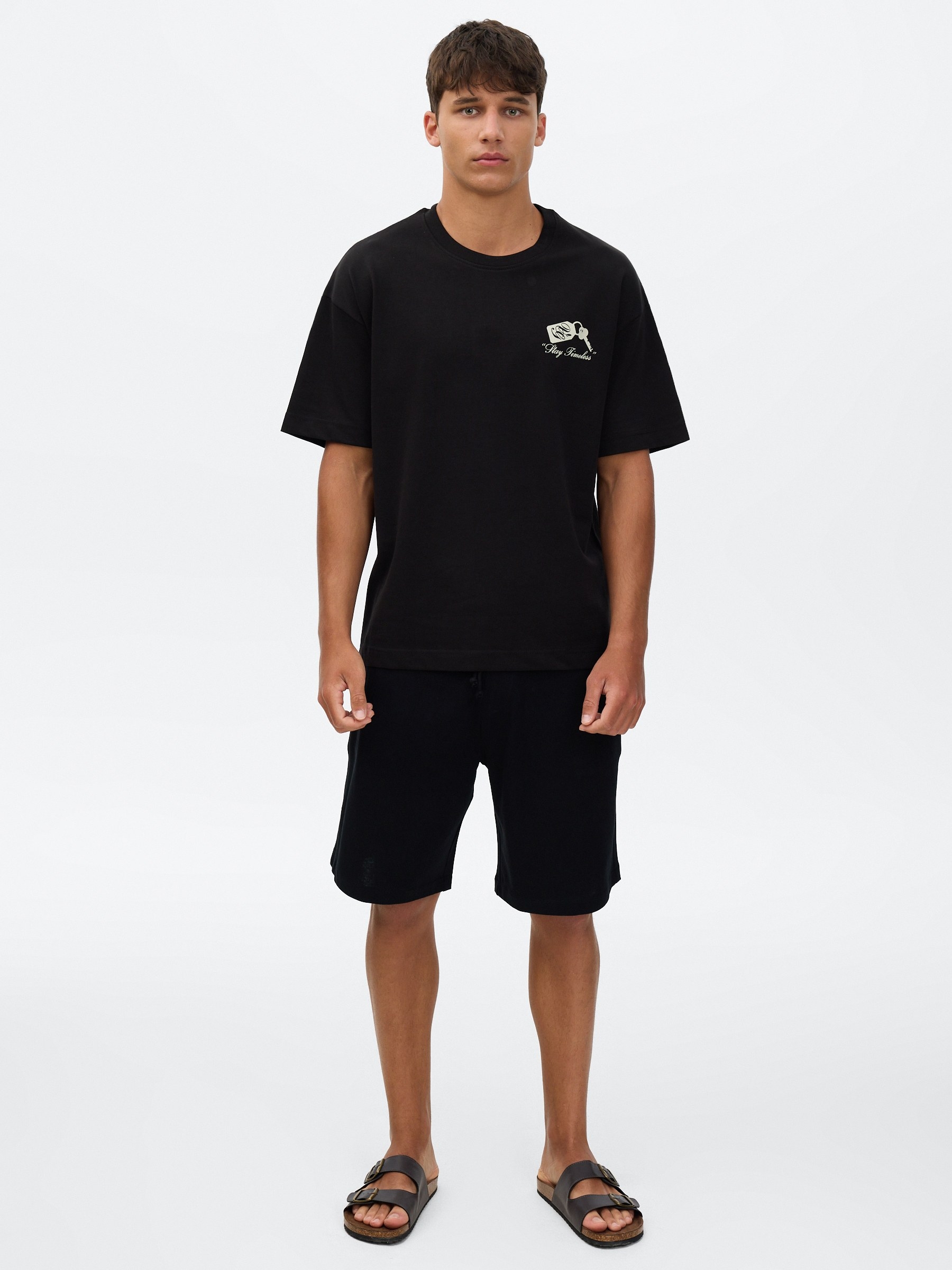 Camiseta stay timeless preto vista meia frontal