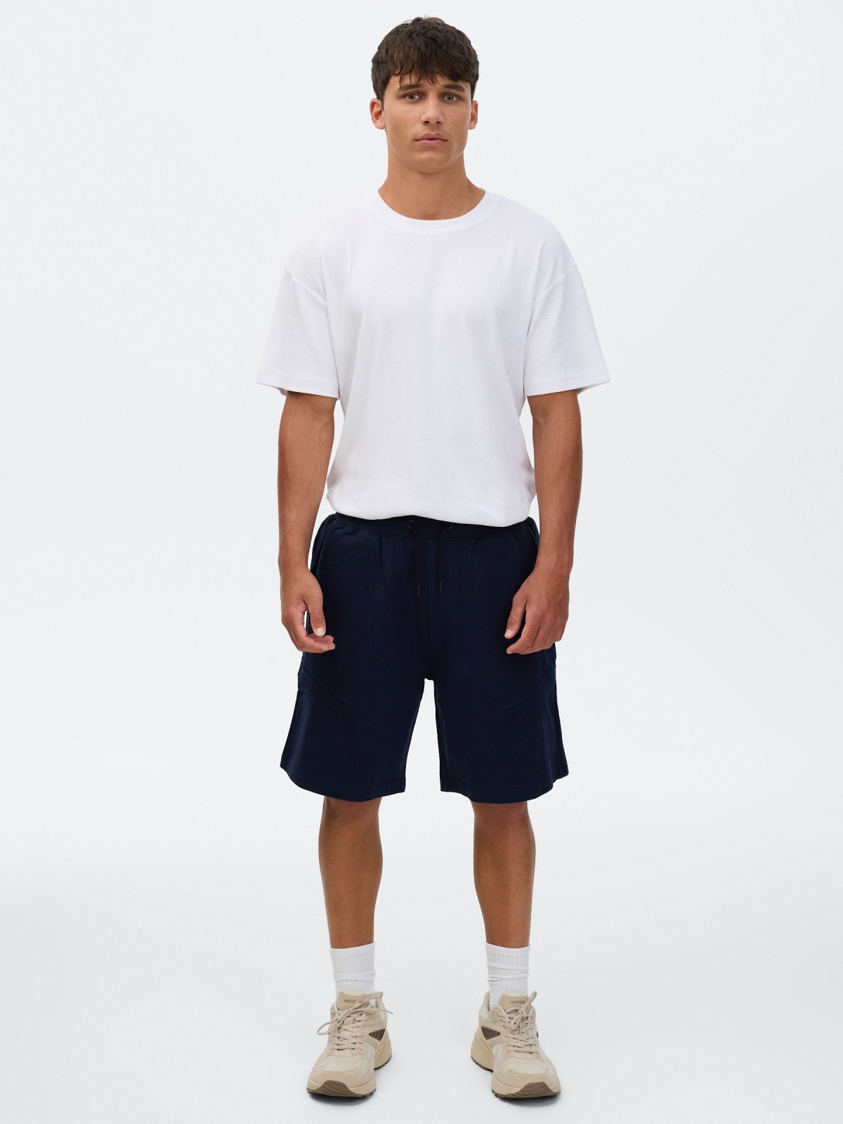 Fleece jogger bermuda navy middle front view