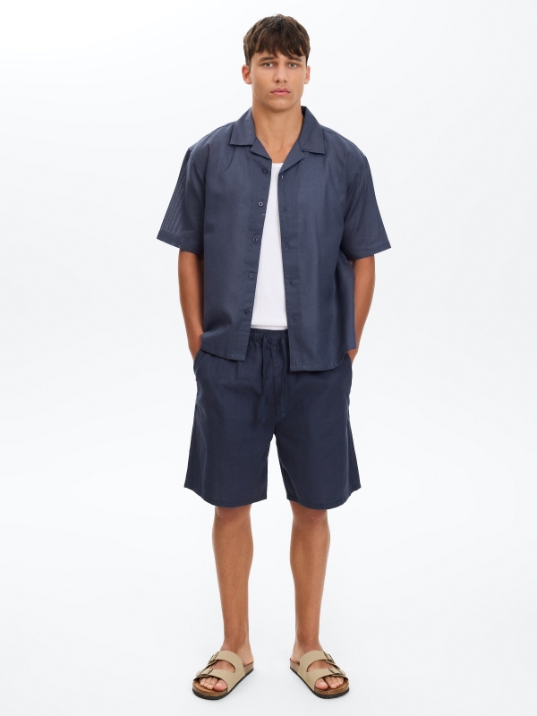 Bermuda cargo jogger lino azul marino vista media frontal