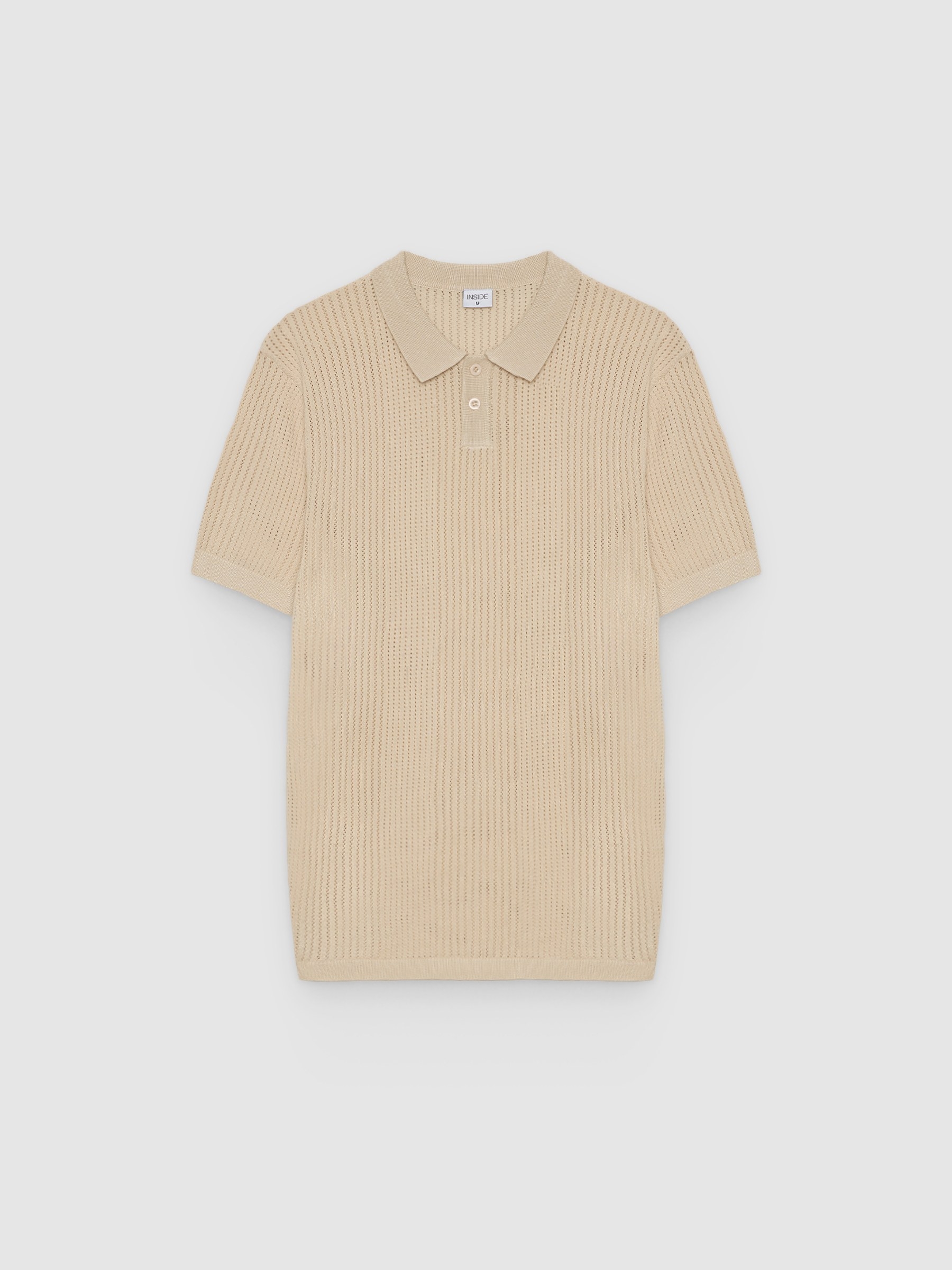 Polo de malha com botões crua vista meia frontal