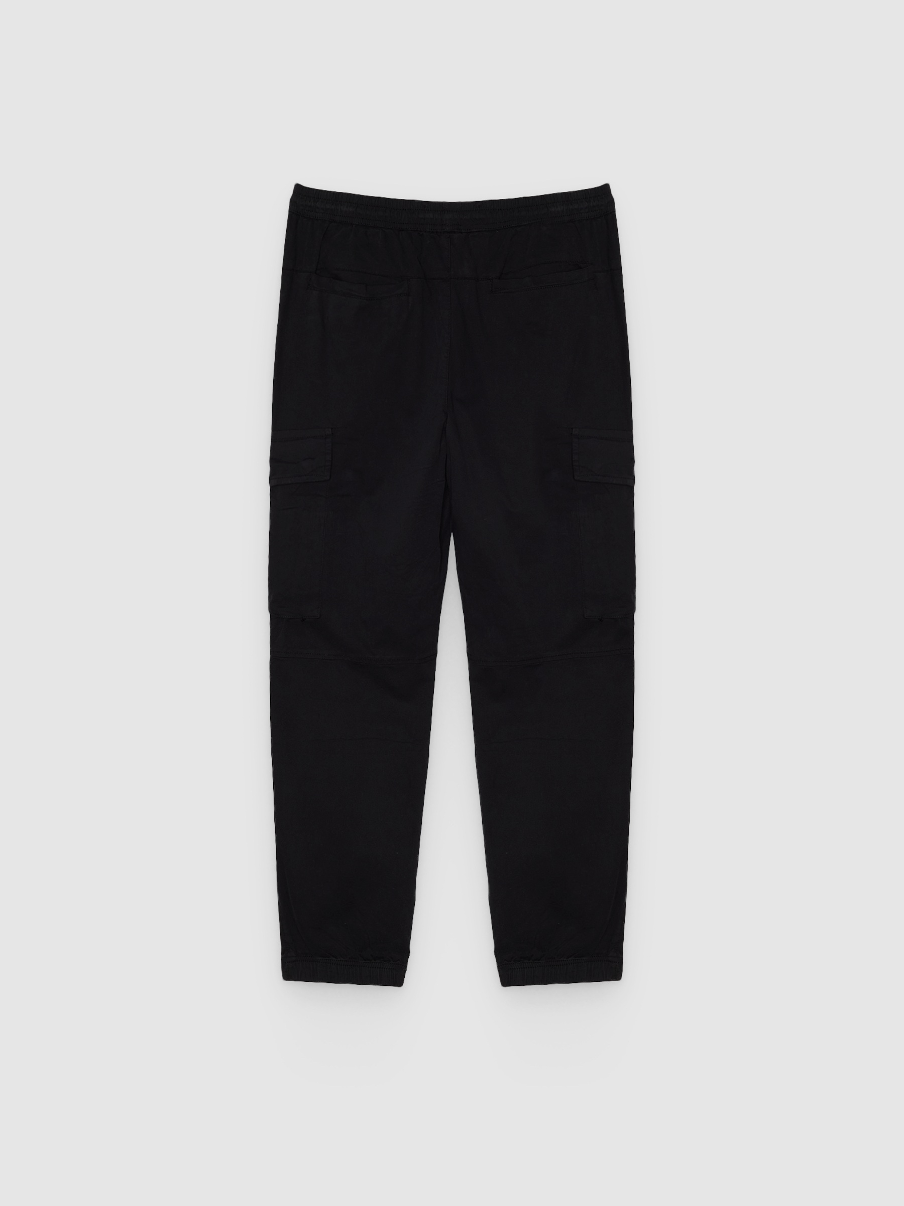 Mult-pocket jogger black front view