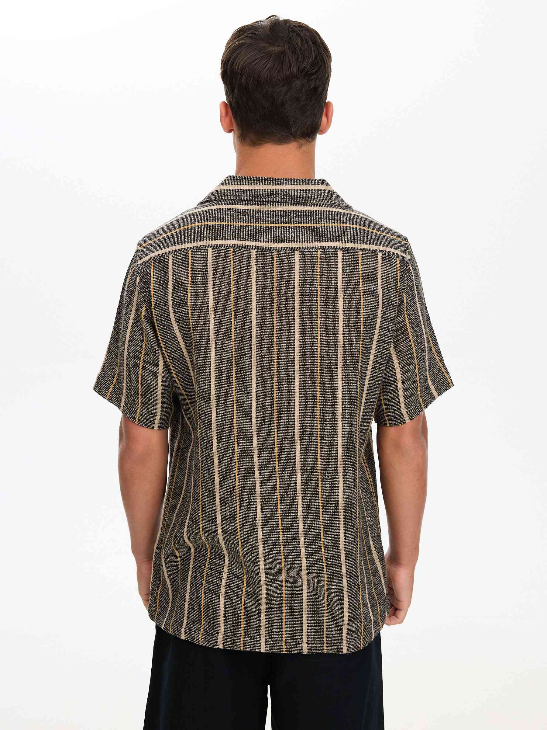 Camisa rayas cuello resort negro vista media frontal