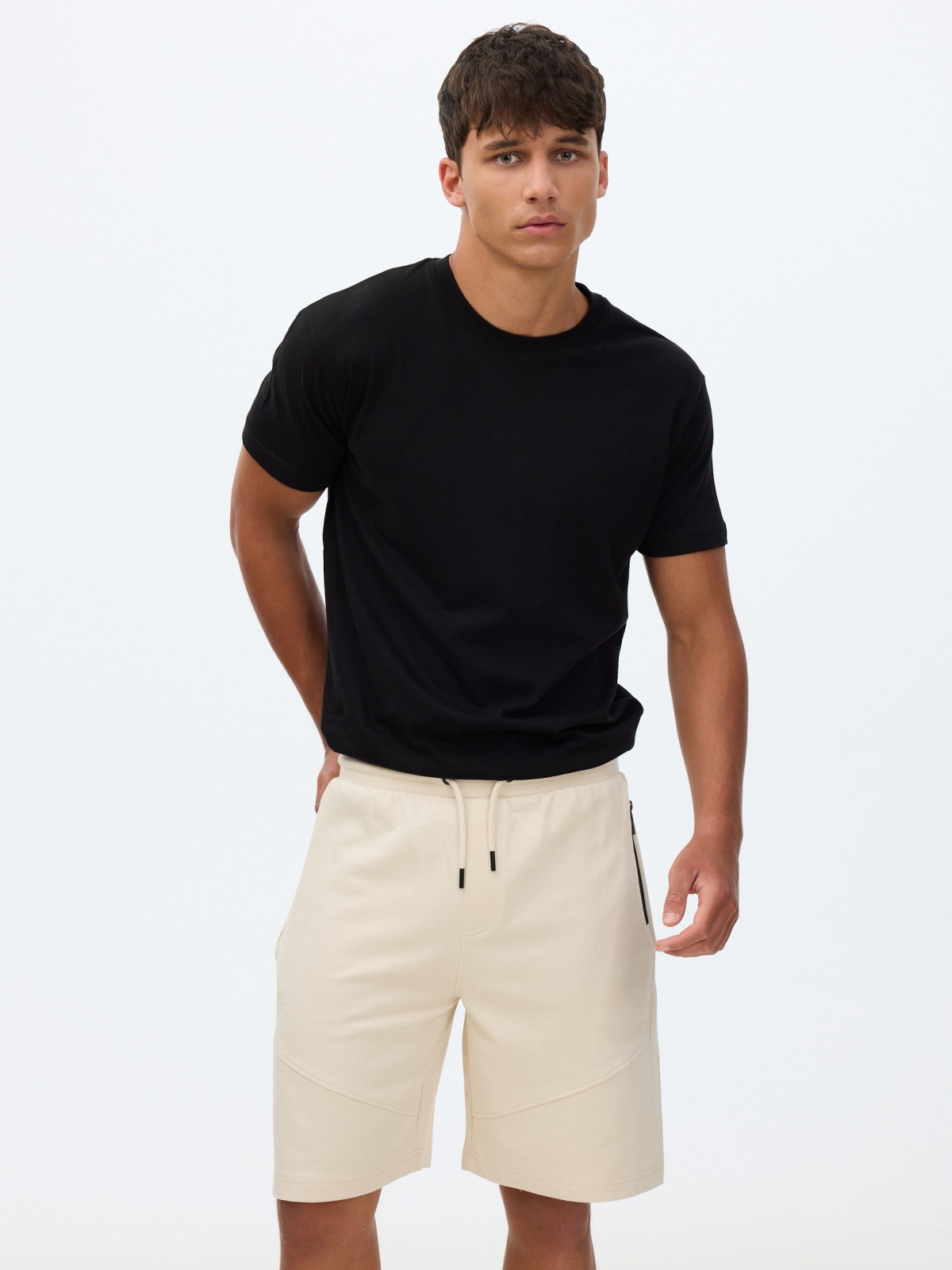 Fleece jogger bermuda raw detail view