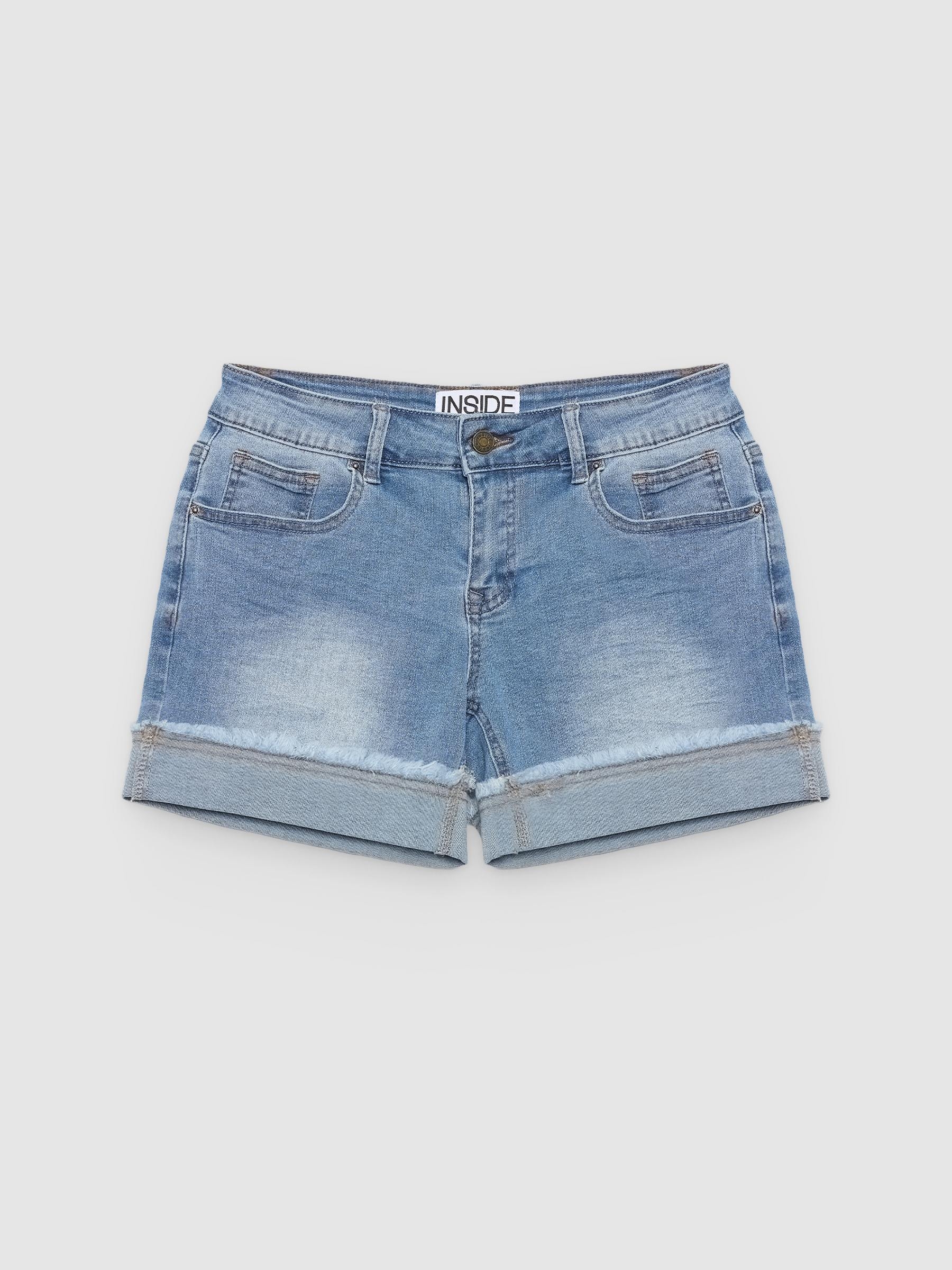 Short denim bajo desflecado vuelta azul vista media frontal