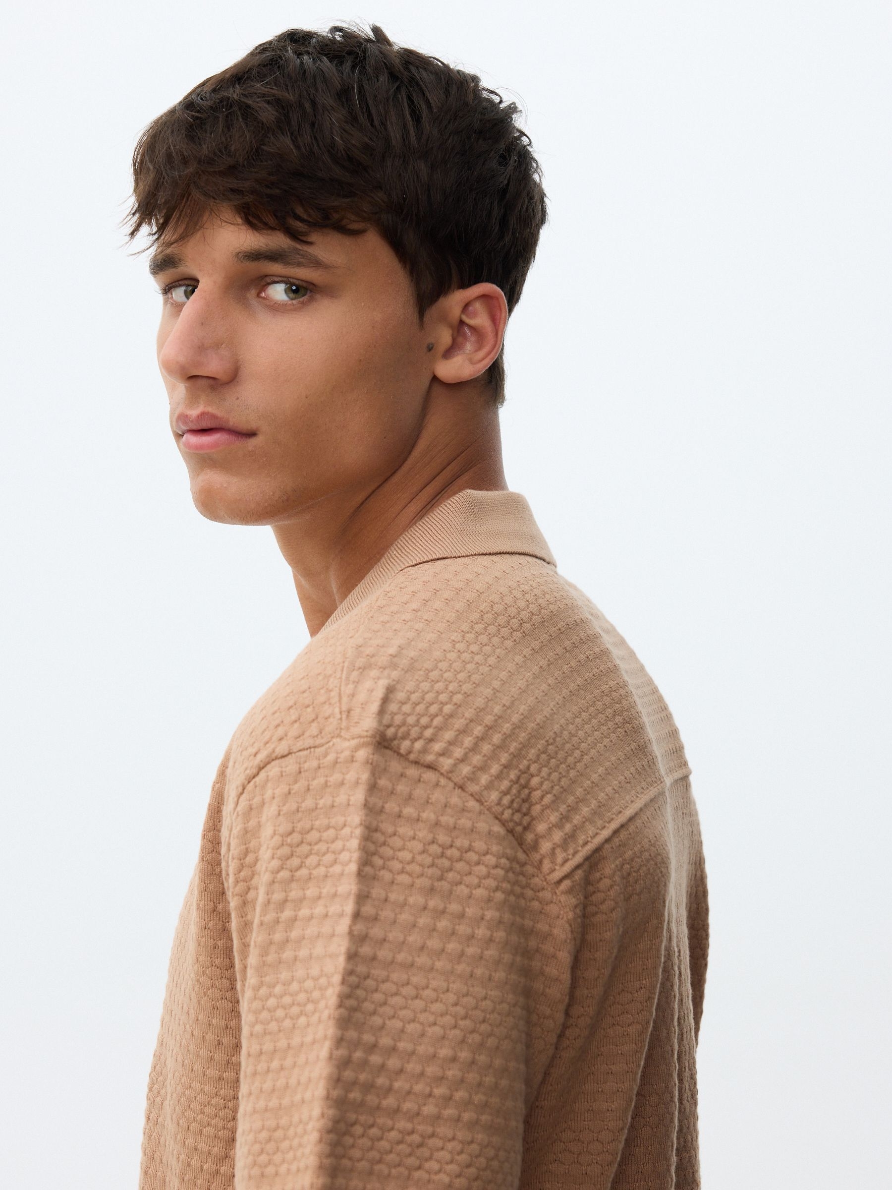 Resort-collar knit shirt beige middle front view