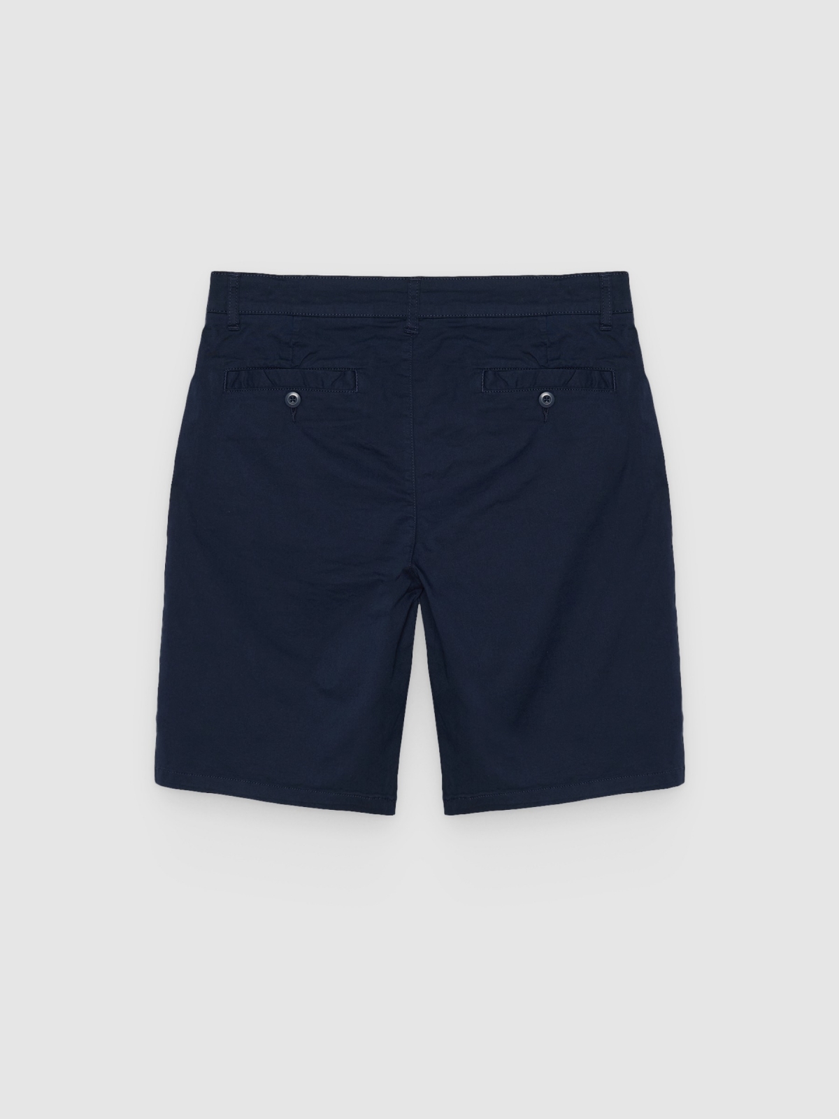 Bermuda chino regular azul marinho vista traseira