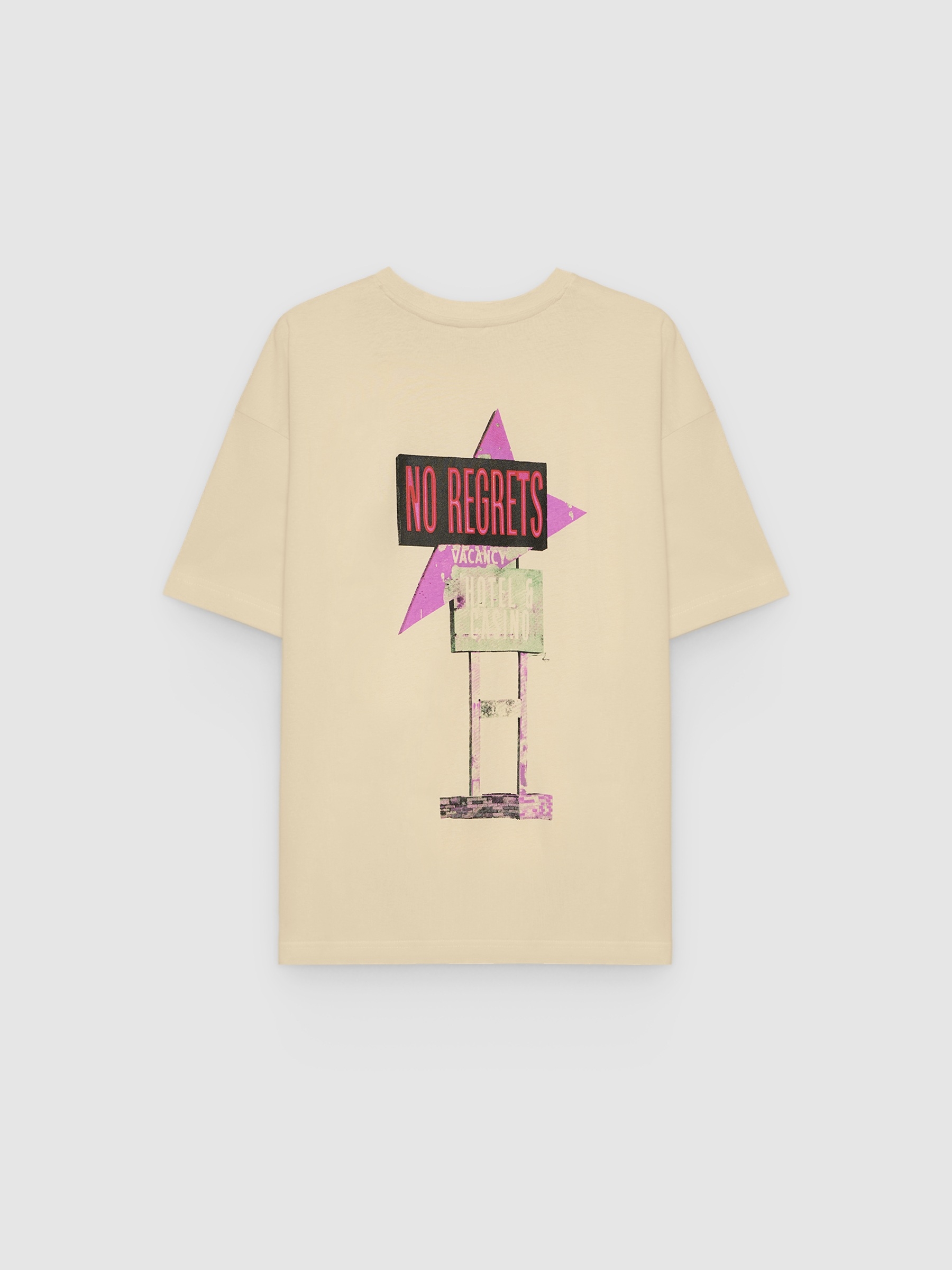 Camiseta texto minimal blanco roto vista media frontal