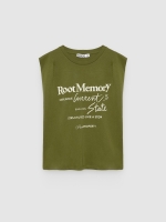 %Pto% Camiseta sem mangas estampada com texto verde vista frontal