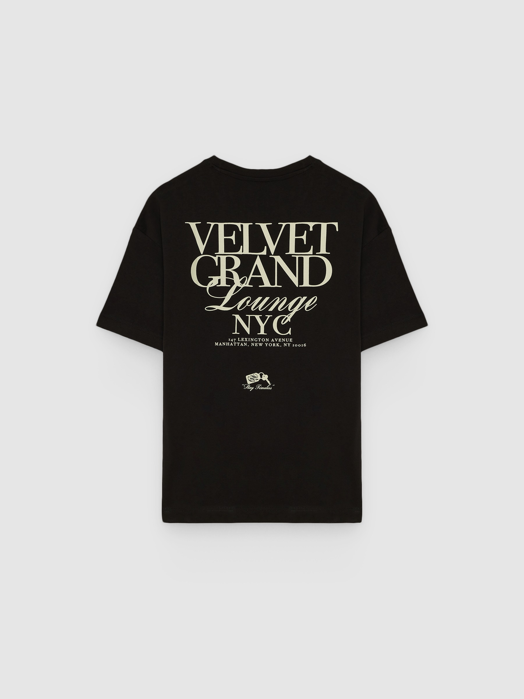 Camiseta stay timeless preto vista meia frontal