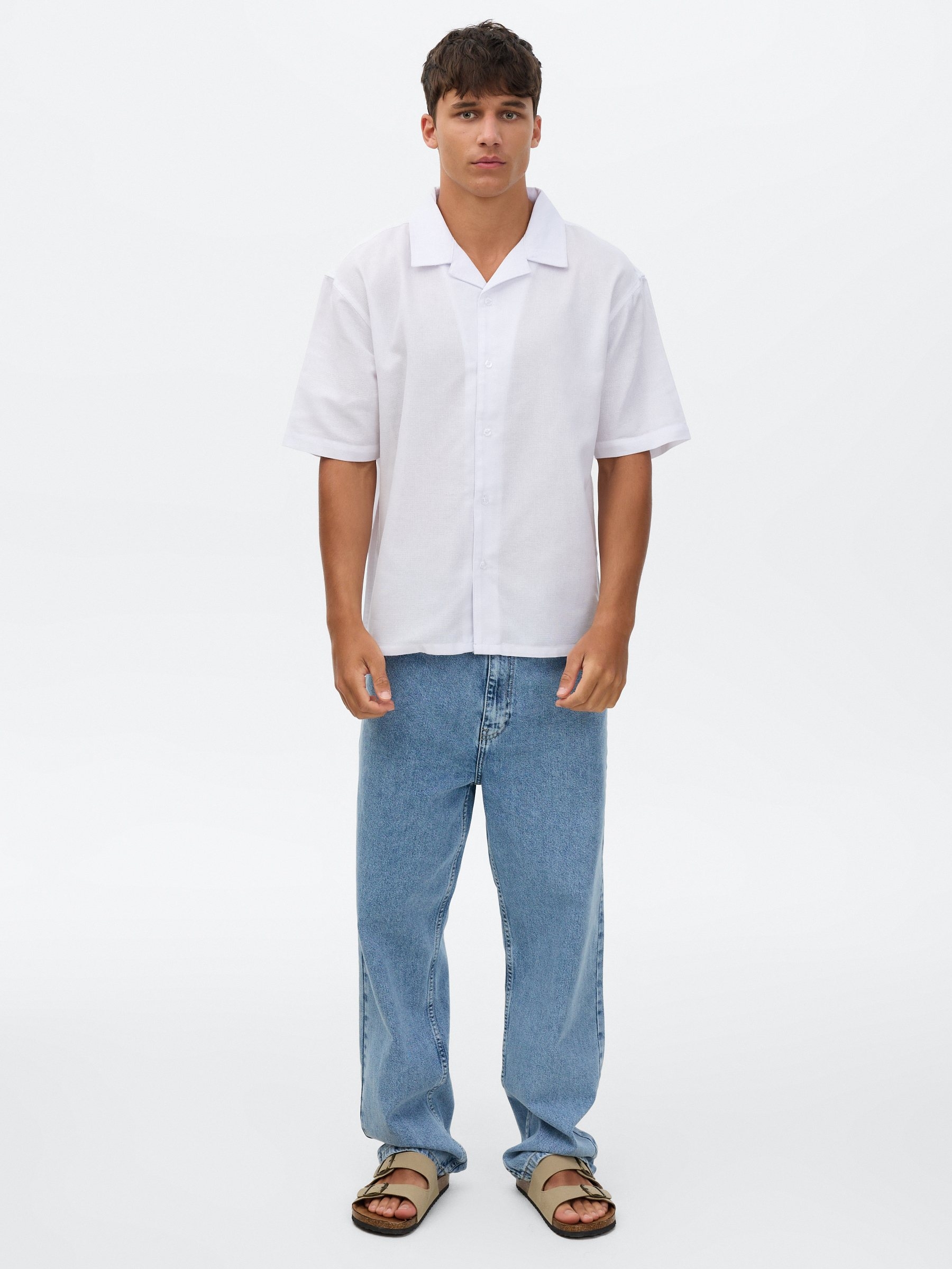 Camisa oversize de algodón blanco vista media frontal