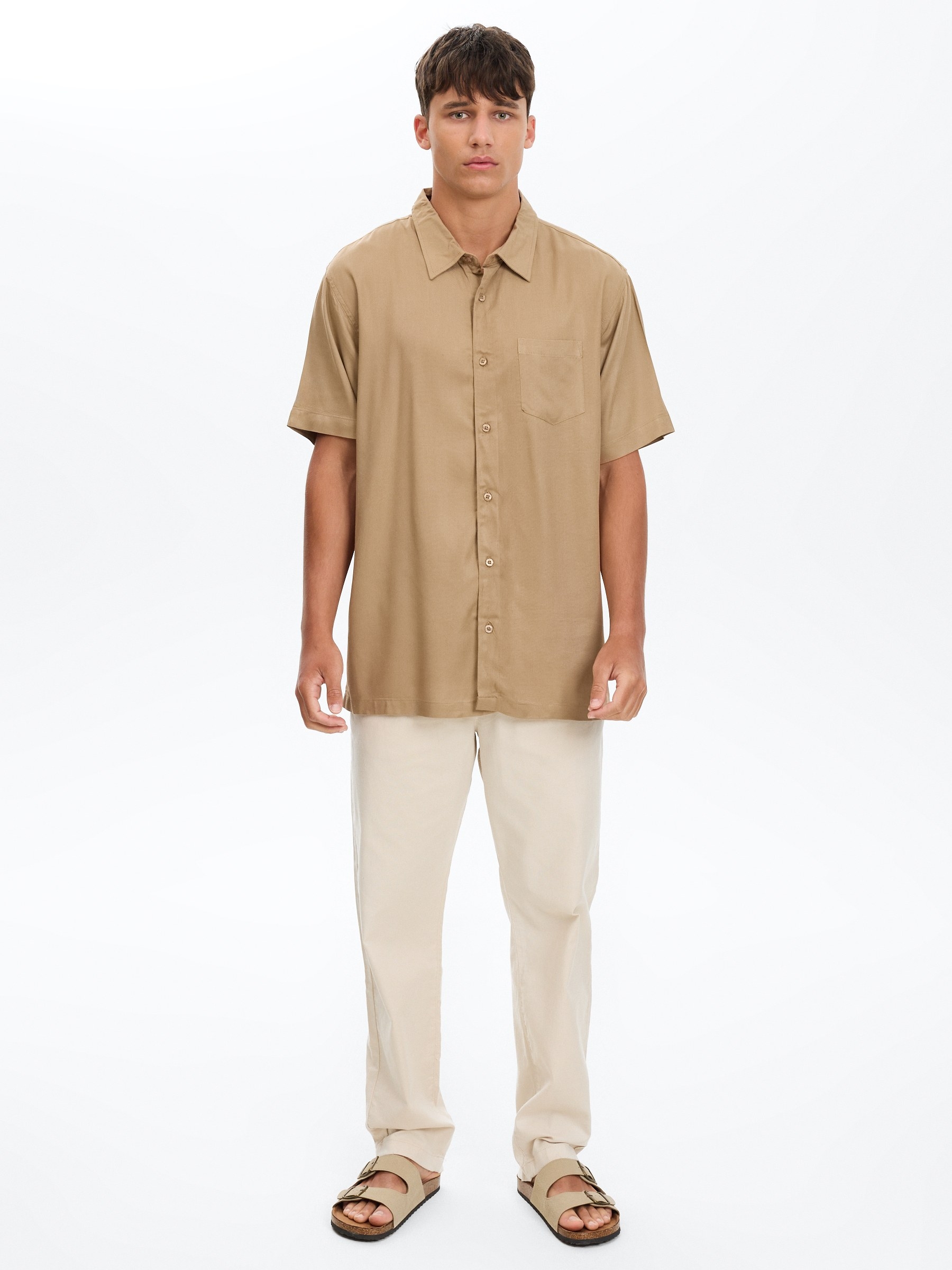 Short-sleeve linen shirt beige middle front view