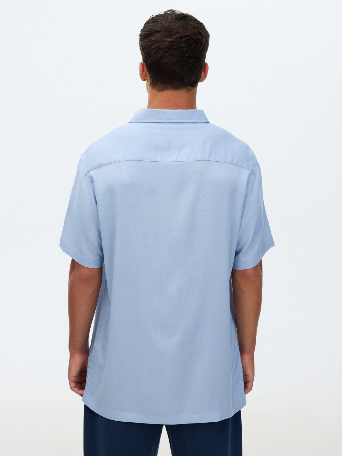Short-sleeve linen shirt sky blue middle back view