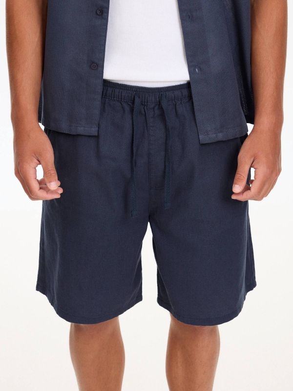 Linen cargo jogger shorts navy middle back view
