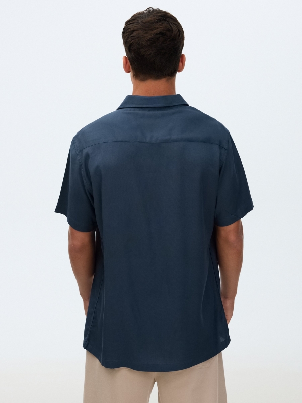 Camisa lino manga corta azul marino vista media trasera