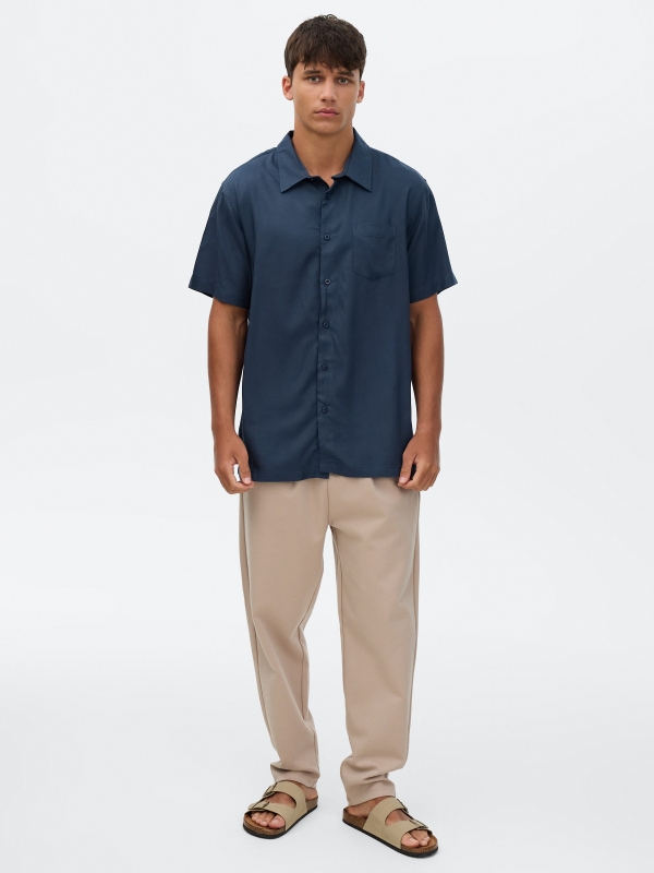 Camisa de linho manga curta azul marinho vista geral frontal