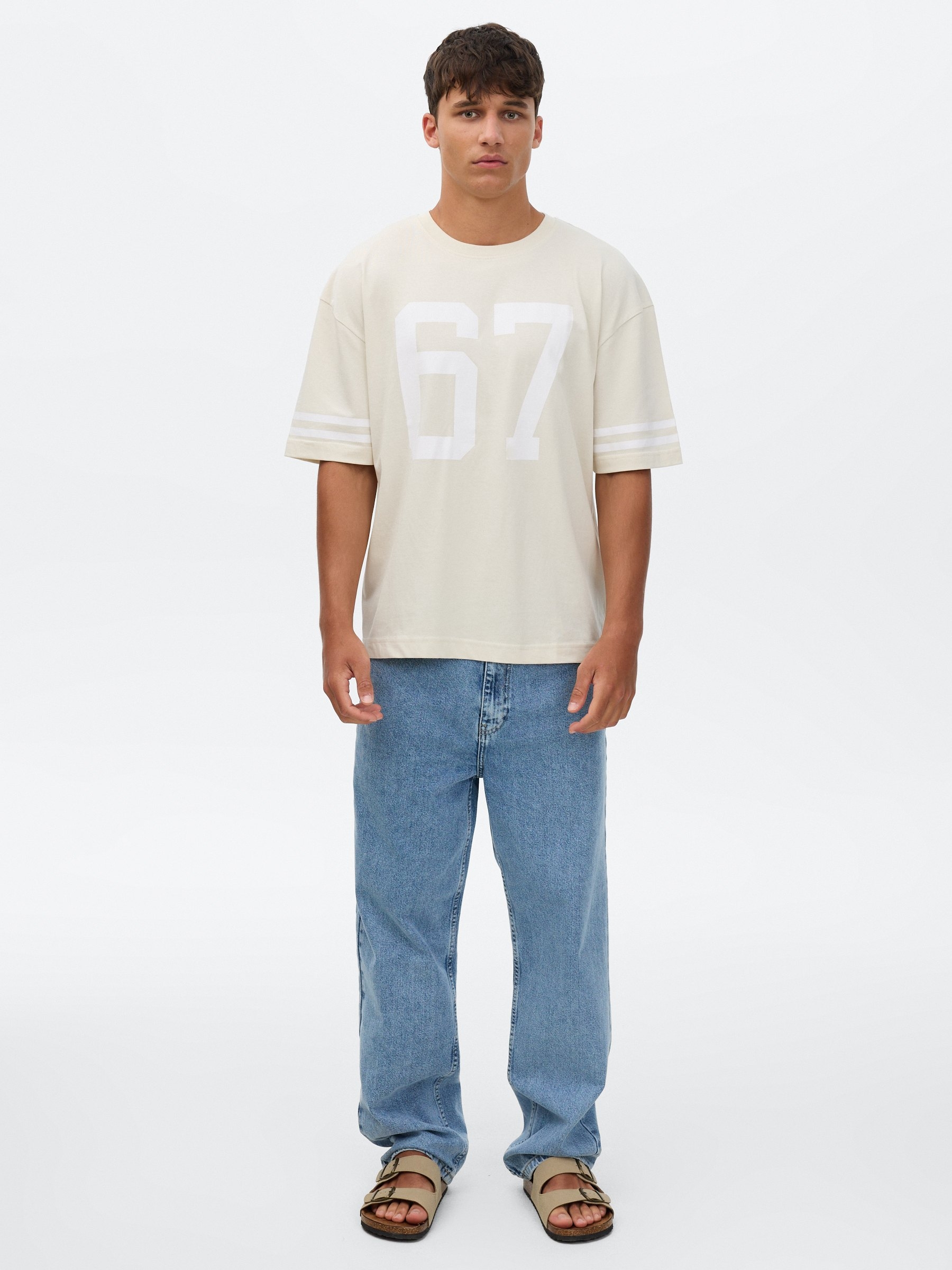 Printed T-shirt 67 raw middle front view