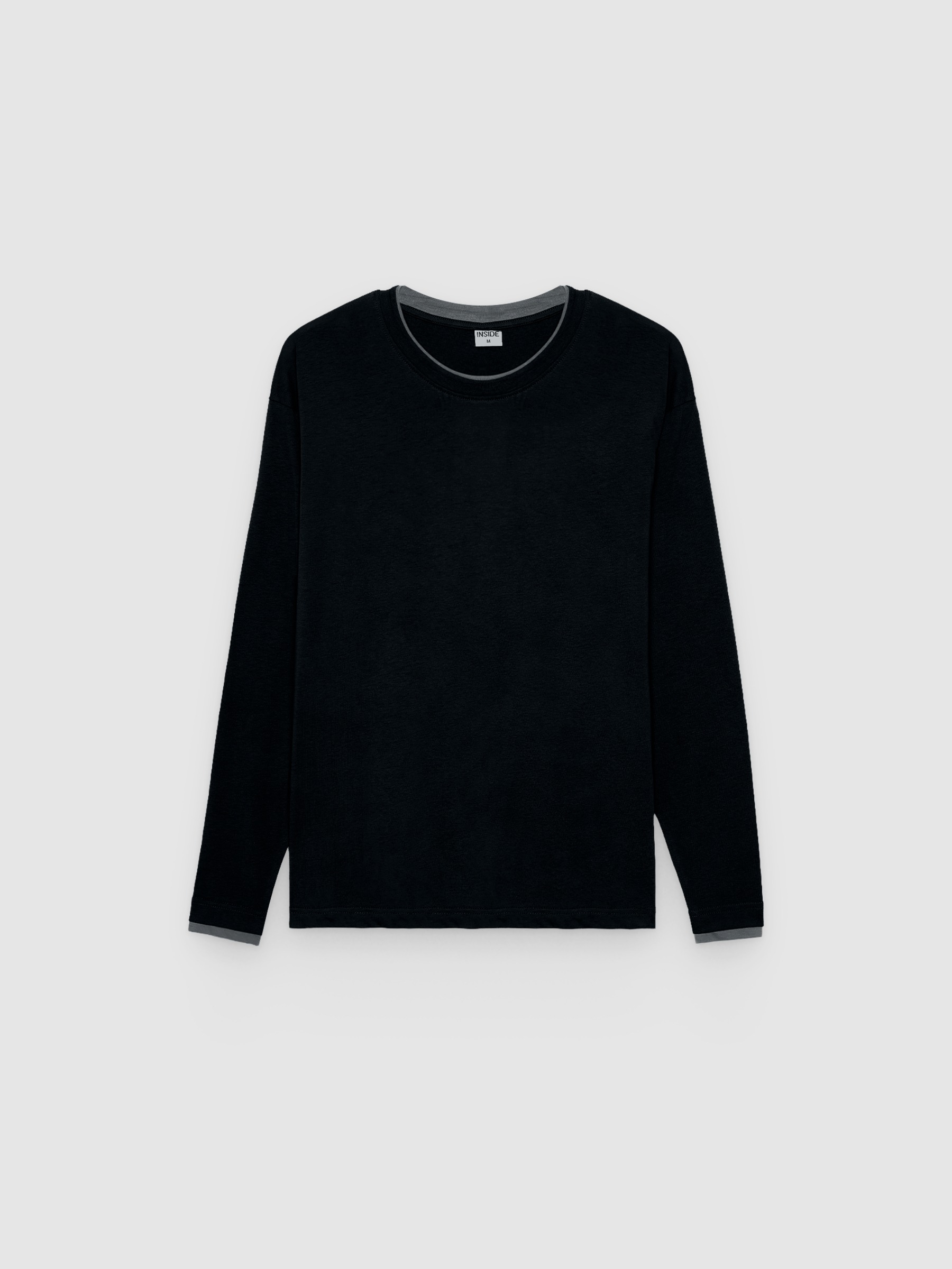 Long-sleeved shirt black middle front view