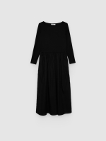 %Pto% Midi dress boat neck black front view