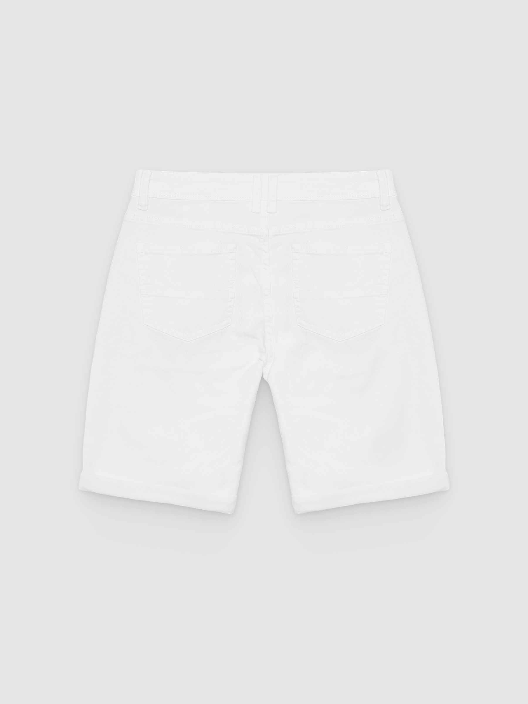 Gabardina slim Bermuda branco vista meia frontal